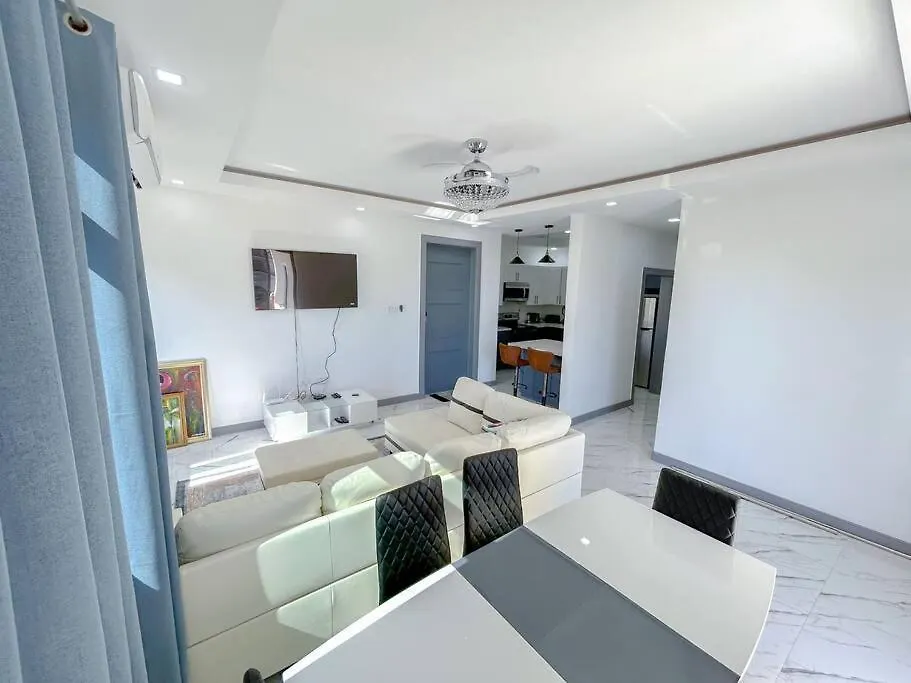 Excellence At Lawrence Palms Apartment Kingston Jamajka